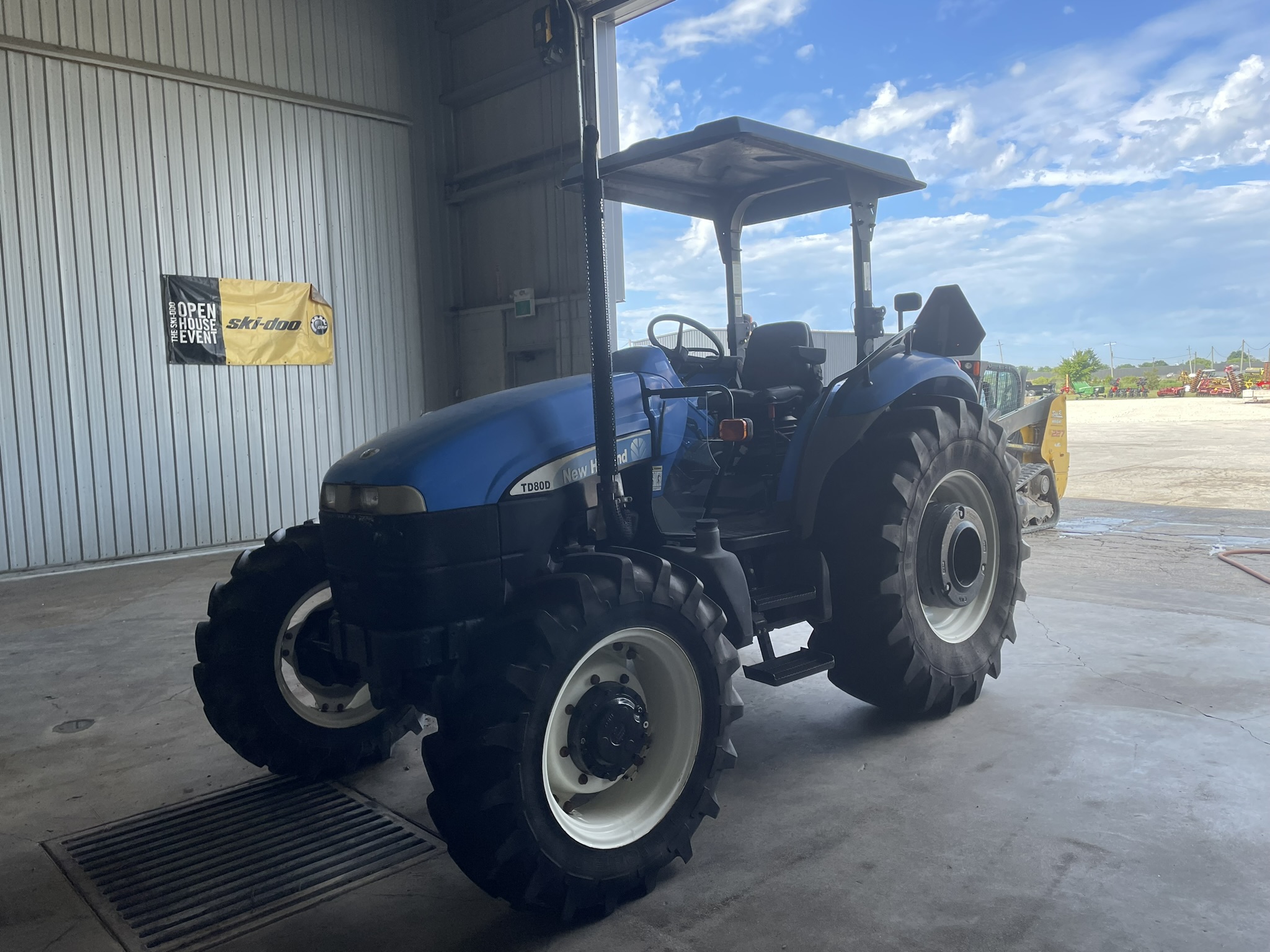 2008 NEW HOLLAND TD80D TRACTOR