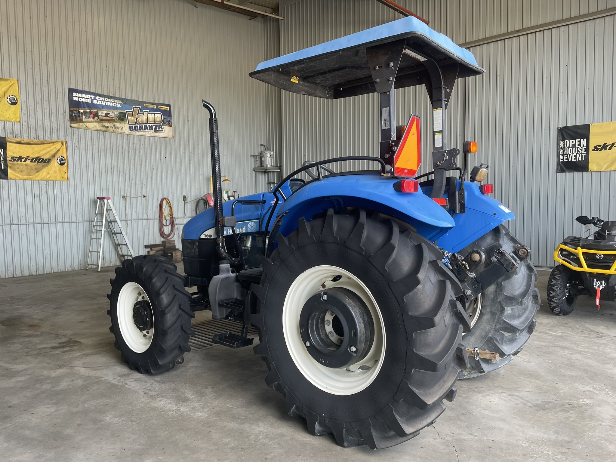 2008 NEW HOLLAND TD80D TRACTOR