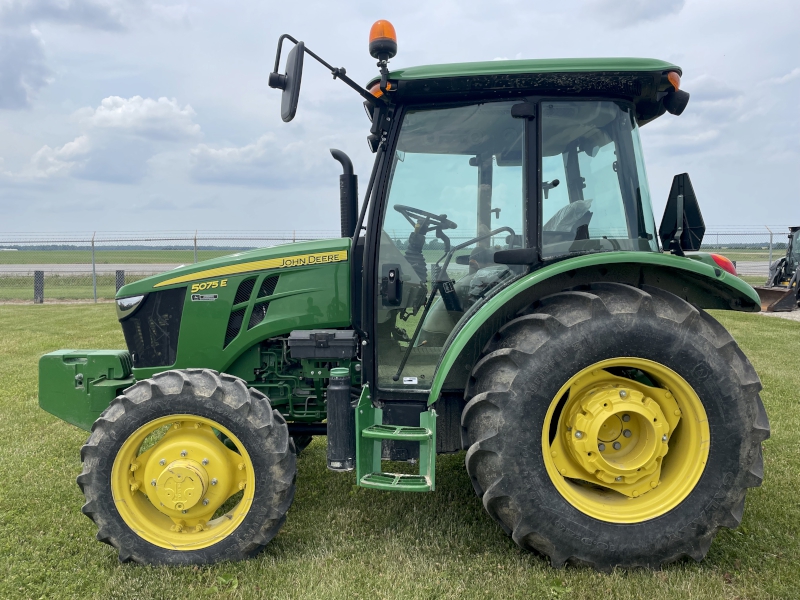 2021 JOHN DEERE 5075E TRACTOR