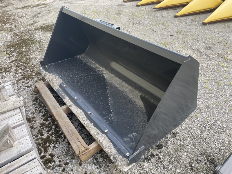 2024 CASE 72 INCH LIGHT MATERIAL BUCKET