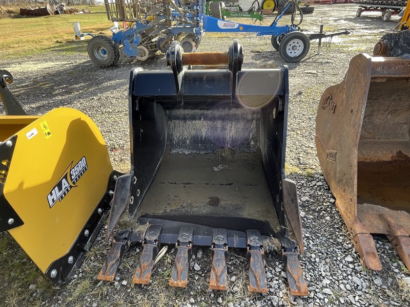 2023 JCB 48 INCH DIGGING BUCKET