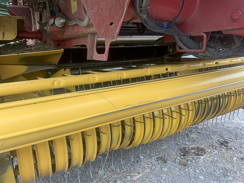 2021 NEW HOLLAND ROLLBELT 450 ROUND BALER