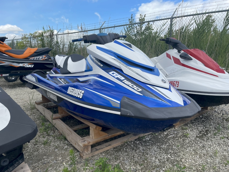 2017 YAMAHA GP 1800 WAVERUNNER PERSONAL WATERCRAFT