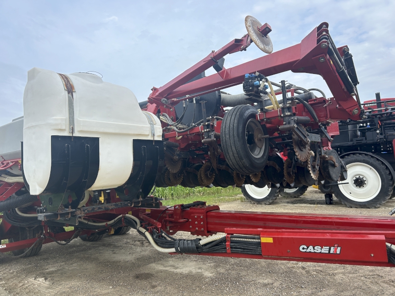 2014 CASE IH 1245 PLANTER