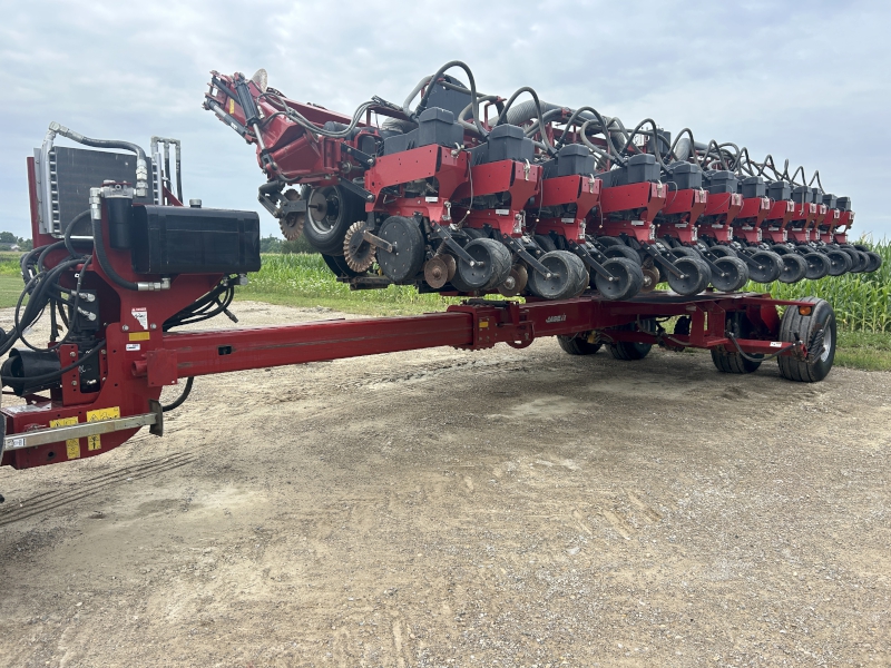 2014 CASE IH 1245 PLANTER