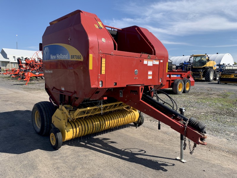 2008 NEW HOLLAND BR7060 ROUND BALER