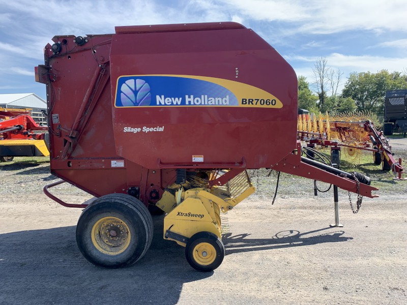 2008 NEW HOLLAND BR7060 ROUND BALER