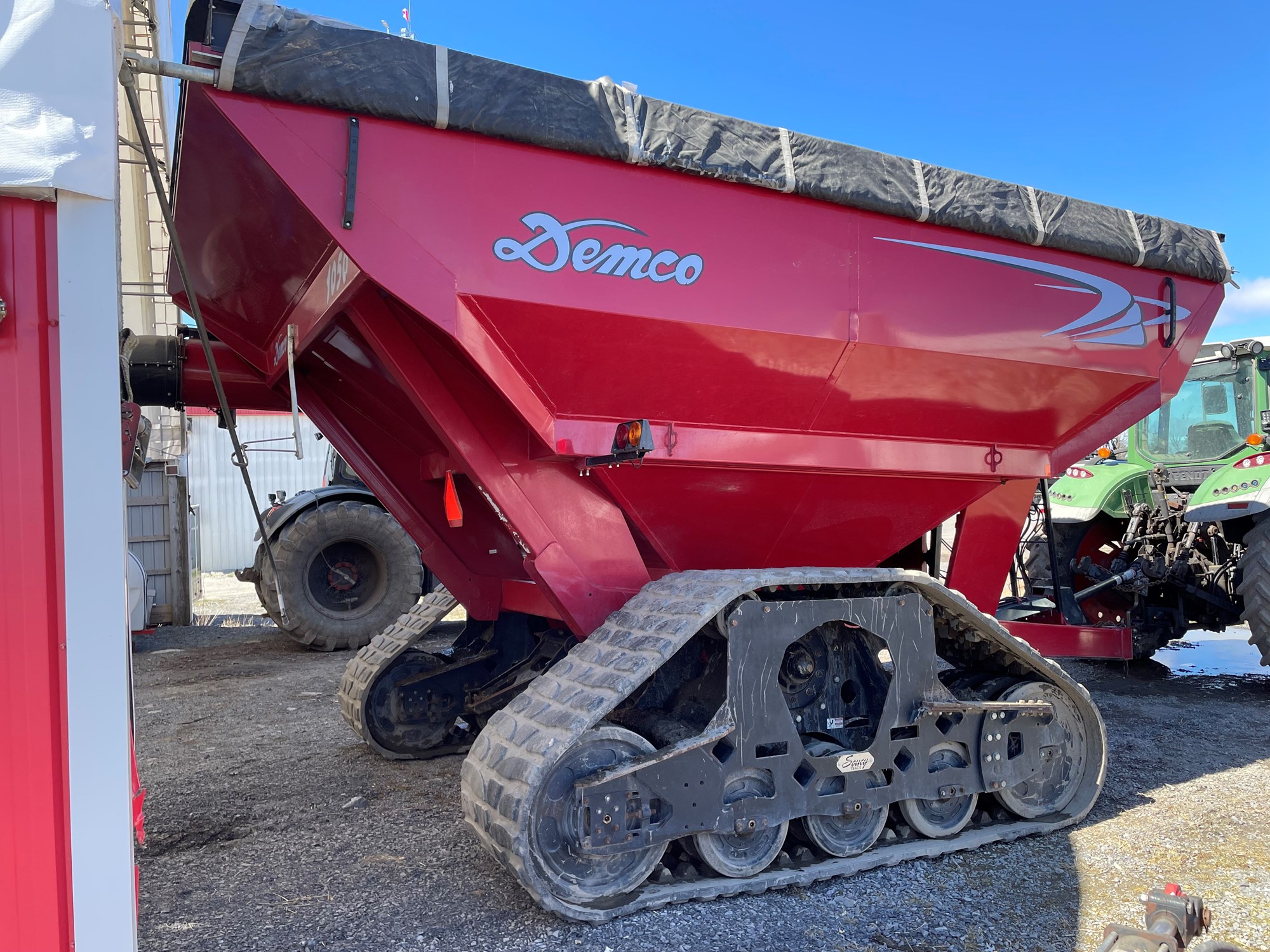 2013 DEMCO 1050 GRAIN CART