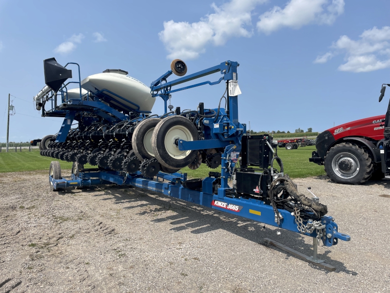 2022 KINZE 3665 16/32 ROW PLANTER