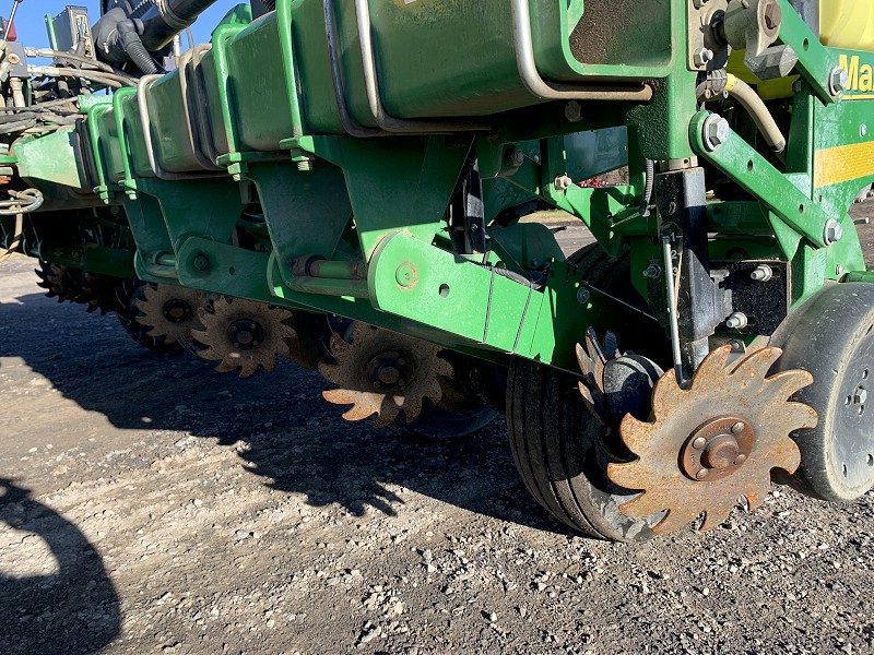 2013 JOHN DEERE 1770 PLANTER