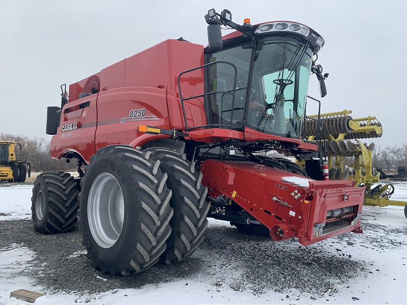 2023 CASE IH 8250 COMBINE