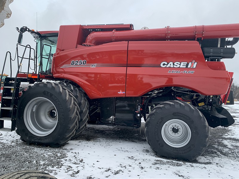 2023 CASE IH 8250 COMBINE