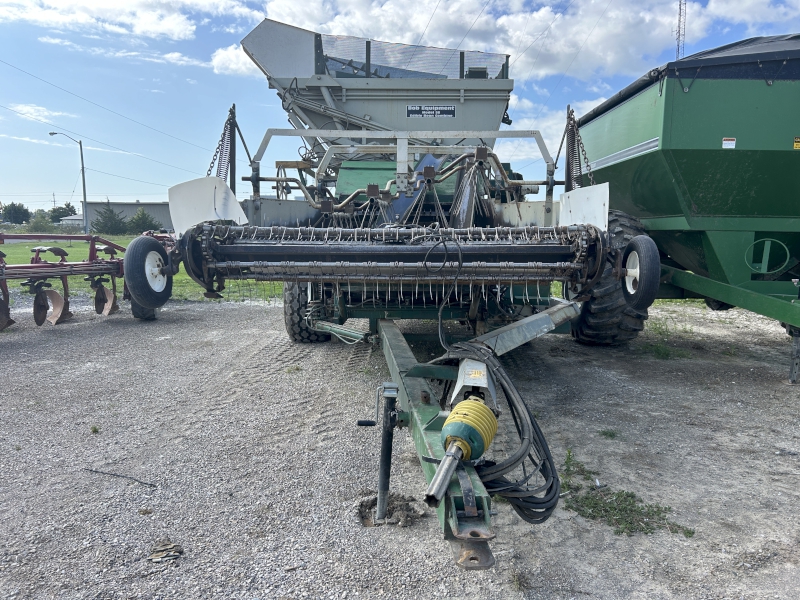 1997 BOB EQUIPMENT 56 BEAN PICKER PULL TYPE EDIBLE BEAN COMBINE