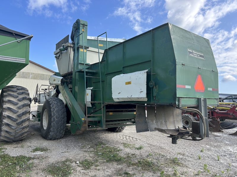 1997 BOB EQUIPMENT 56 BEAN PICKER PULL TYPE EDIBLE BEAN COMBINE