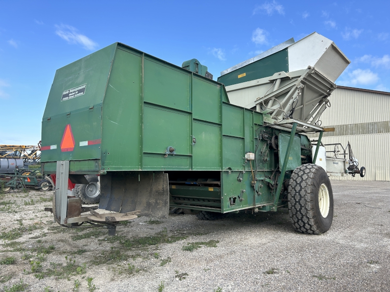 1997 BOB EQUIPMENT 56 BEAN PICKER PULL TYPE EDIBLE BEAN COMBINE