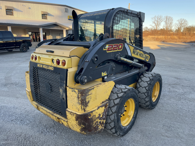 2017 NEW HOLLAND L220 SKID STEER LOADER