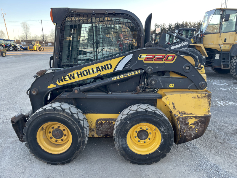 2017 NEW HOLLAND L220 SKID STEER LOADER