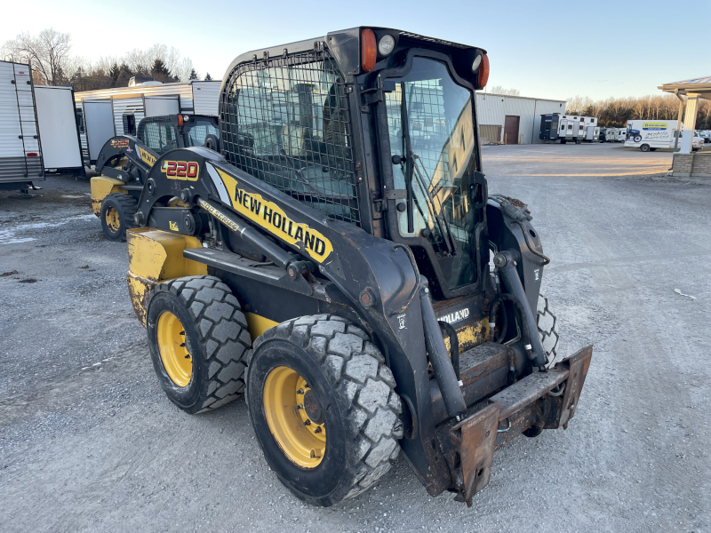 2017 NEW HOLLAND L220 SKID STEER LOADER