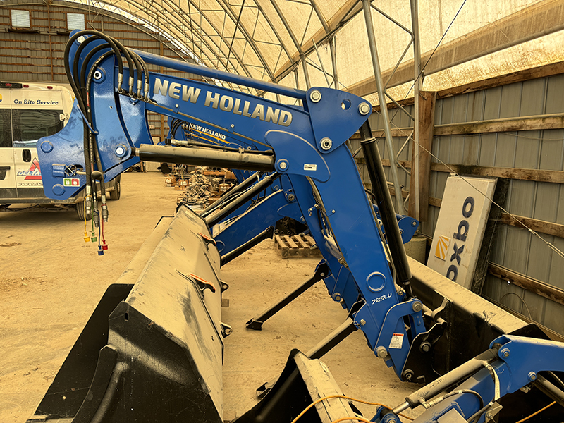 2023 NEW HOLLAND 725 LU FRONT END LOADER