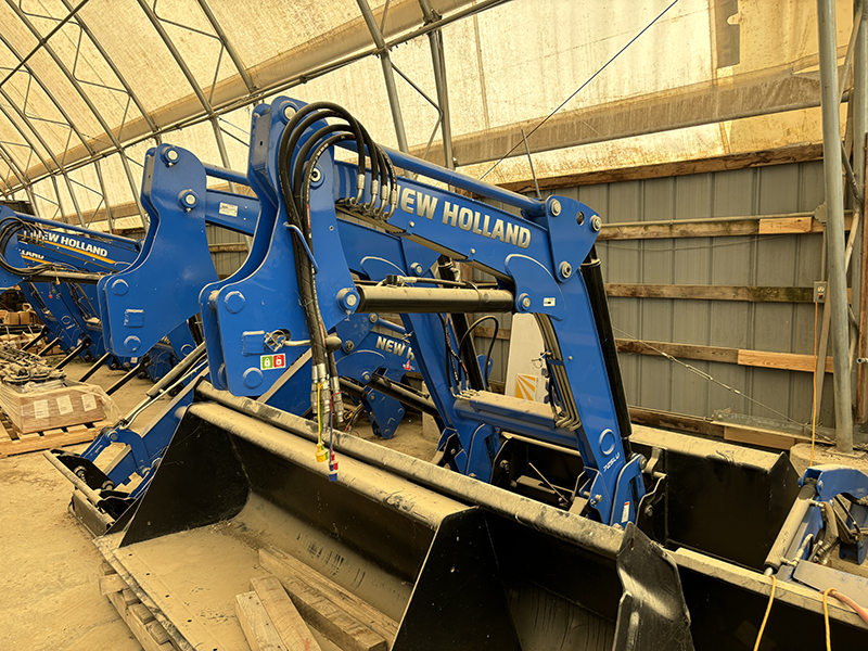 2023 NEW HOLLAND 725 LU FRONT END LOADER