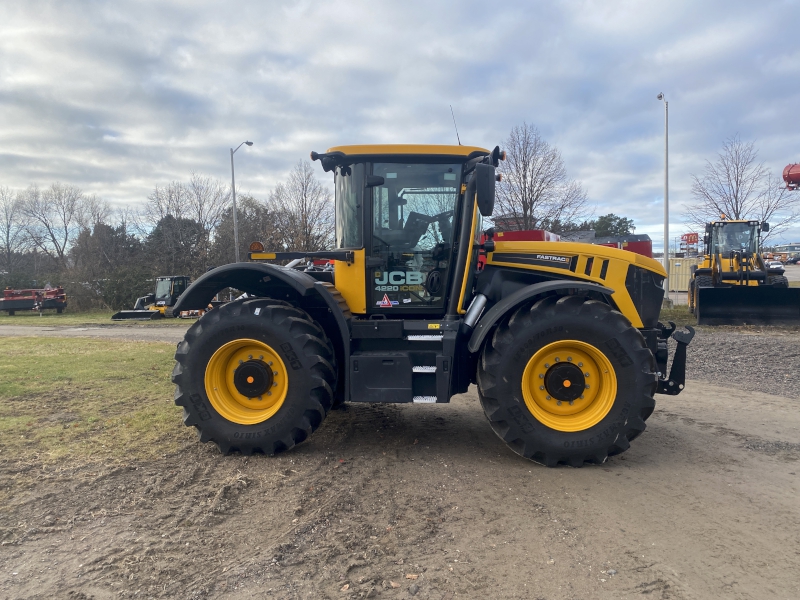 2024 JCB 4220 FASTRAC iCON TRACTOR