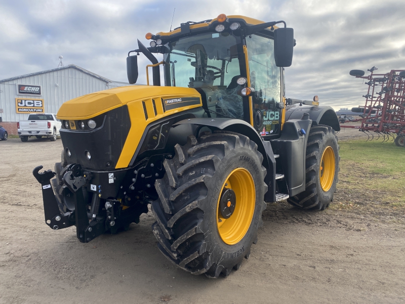 2024 JCB 4220 FASTRAC iCON TRACTOR