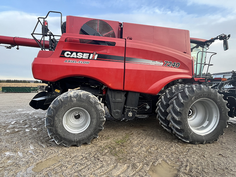 2017 CASE IH 7240 AXIAL FLOW COMBINE