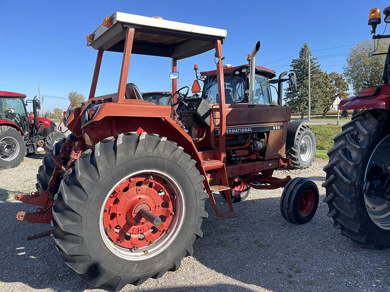 1981 INTERNATIONAL 886 TRACTOR