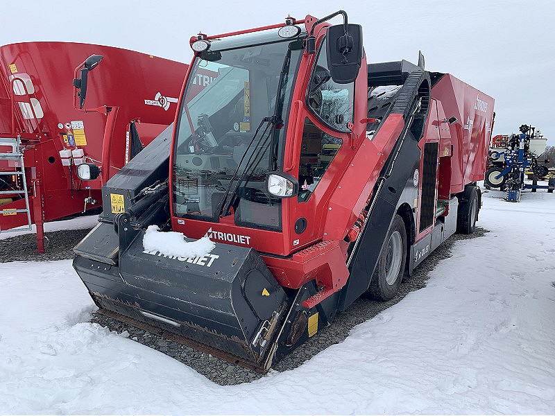 2022 TRIOLIET TRIOTRAC II 2000VL SELF-PROPELLED TMR FEED MIXER