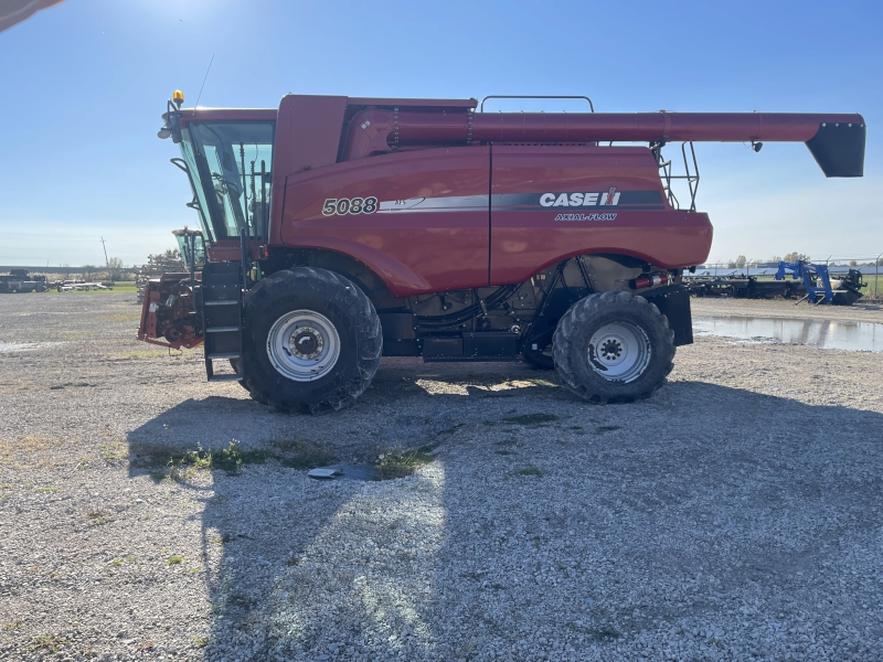 2011 CASE IH 5088 COMBINE