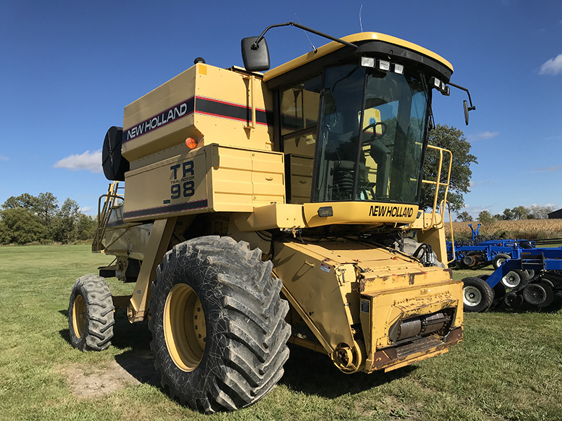 1998 NEW HOLLAND TR98 COMBINE WITH FLEX HEAD