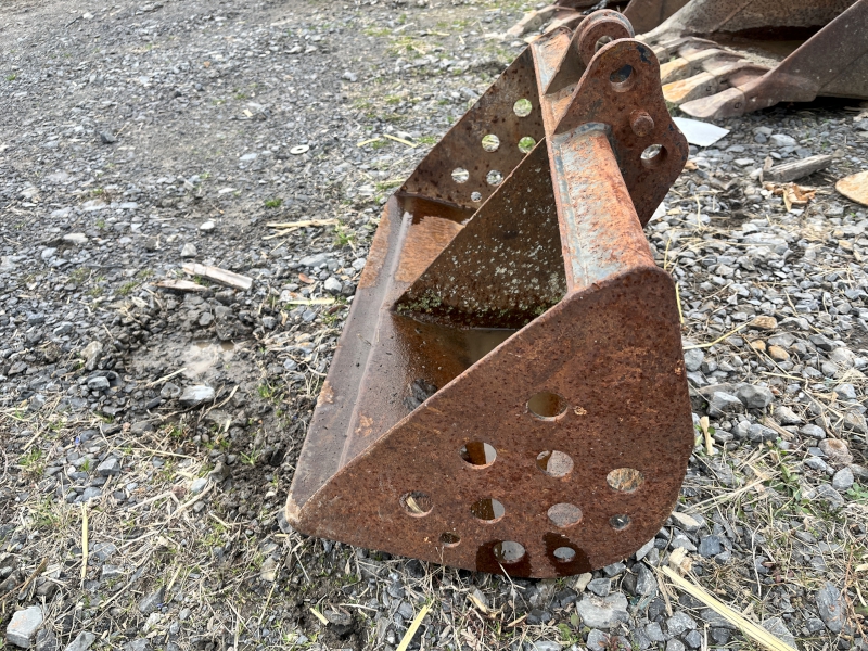 2010 JCB 30 INCH MINI EX DITCHING BUCKET