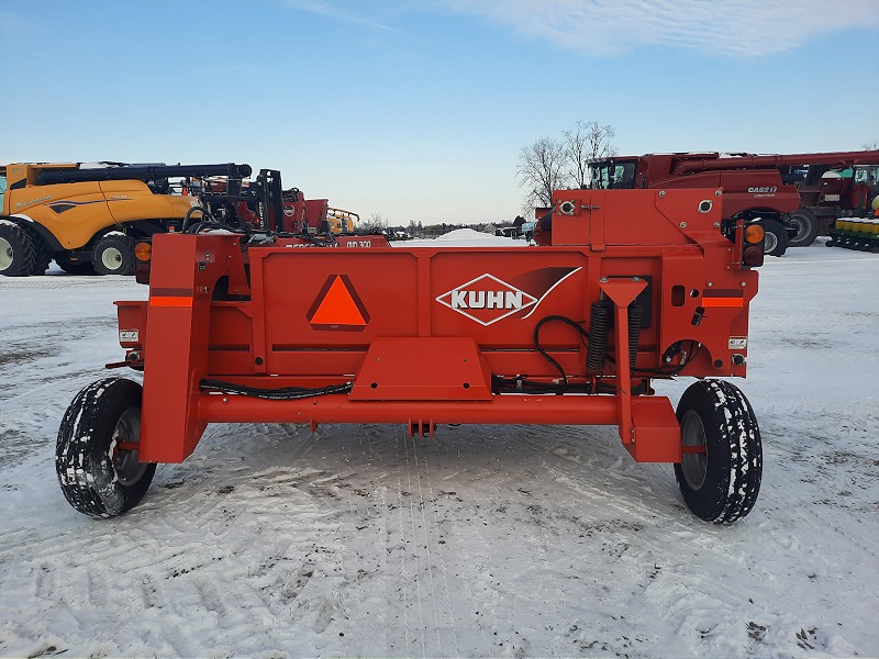 2013 KUHN MM300 WINDROW MERGER RAKE