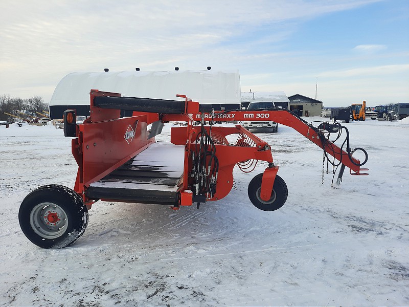 2013 KUHN MM300 WINDROW MERGER RAKE