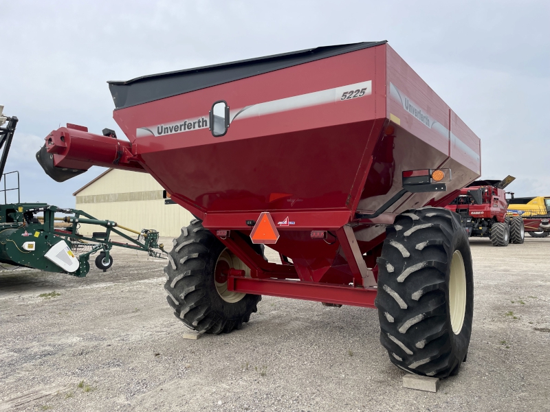 2011 UNVERFERTH 5225 GRAIN CART