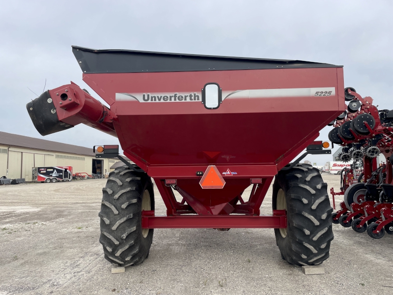 2011 UNVERFERTH 5225 GRAIN CART