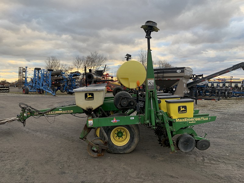 1998 JOHN DEERE 1780 MAX EMERGE PLUS PLANTER