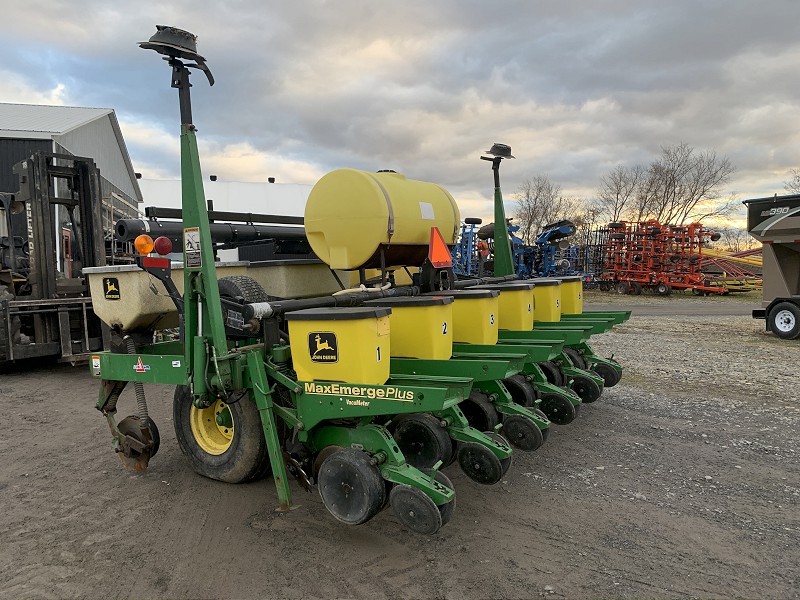 1998 JOHN DEERE 1780 MAX EMERGE PLUS PLANTER