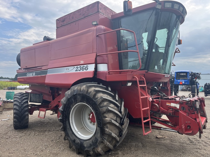 1999 CASE IH 2366 COMBINE