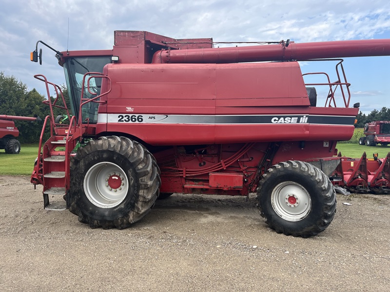 1999 CASE IH 2366 COMBINE