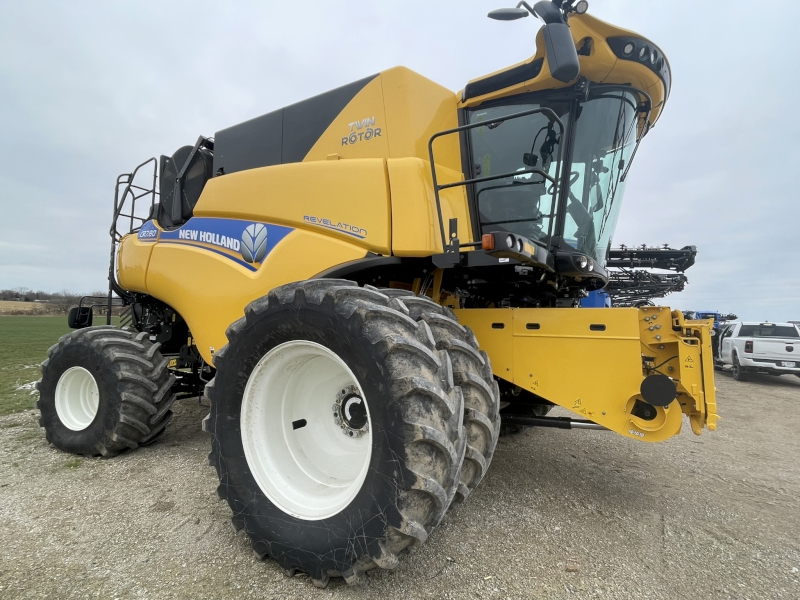 2023 NEW HOLLAND CR7.80 COMBINE