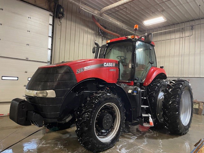 2012 CASE IH MAGNUM 235 TRACTOR