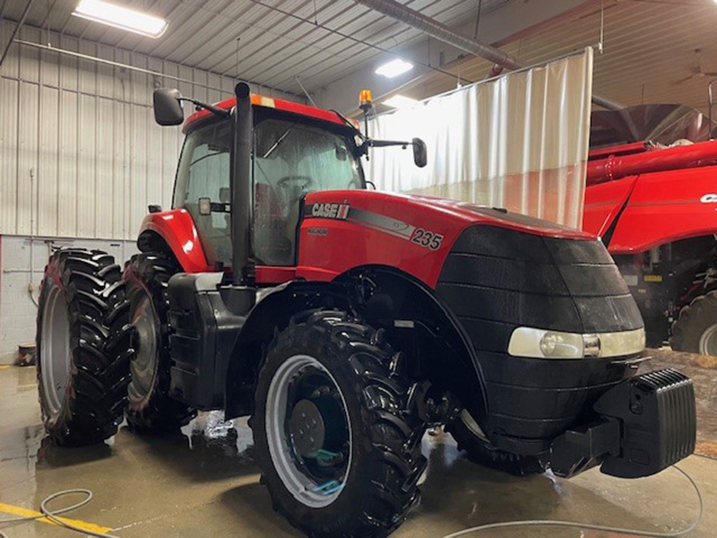 2012 CASE IH MAGNUM 235 TRACTOR