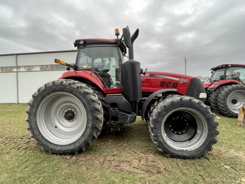 2015 CASE IH MAGNUM 220***12 MONTH INTEREST WAIVER***