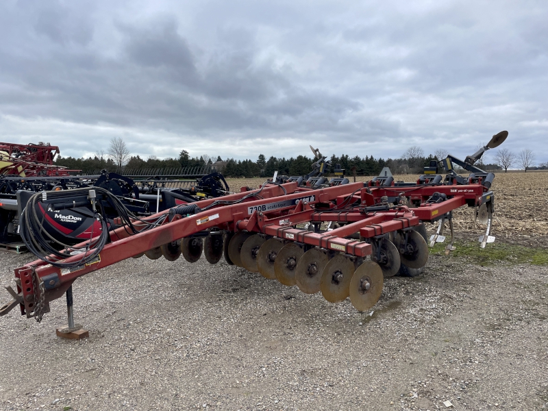 2000 CASE IH 730B DISC RIPPER