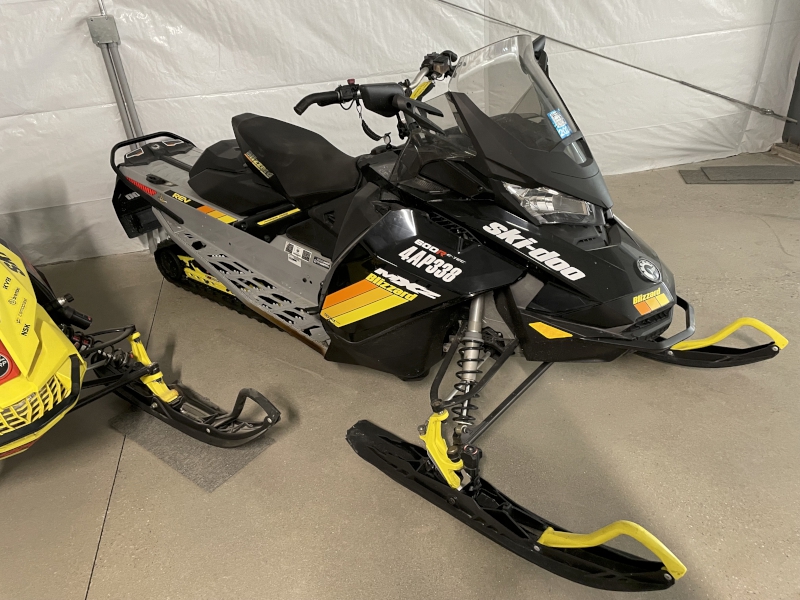 2019 SKI-DOO MXZ BLIZZARD 600R SNOWMOBILE