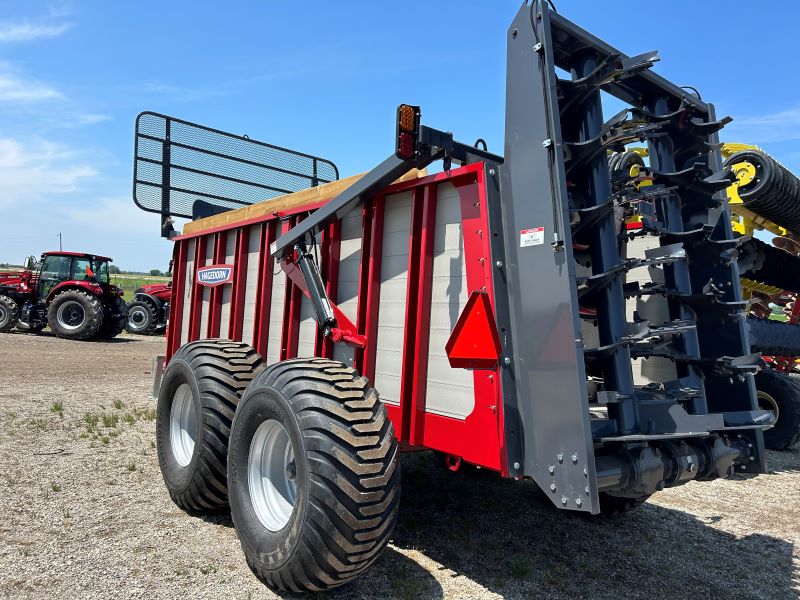 2025 HAGEDORN 5440V MANURE SPREADER