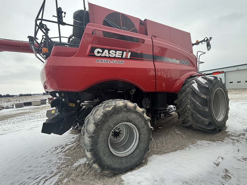 2015 CASE IH 8240 AXIAL FLOW COMBINE