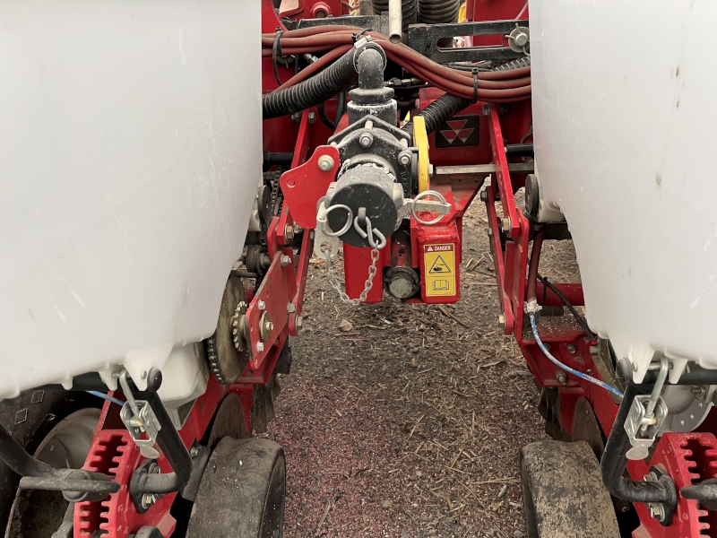 2018 MASSEY FERGUSON 9200 CORN PLANTER