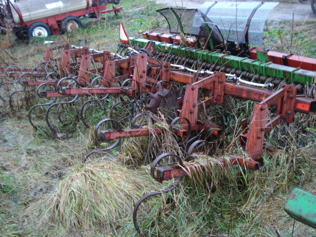 Tillage - Cultivators  Westco Scuffler Row Crop Cultivator Photo